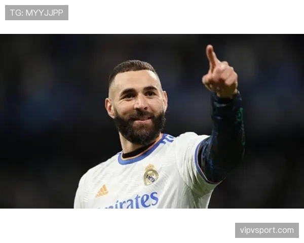 本泽马与凯恩的前场组织能力差异：战术角色如何塑造进攻核心？